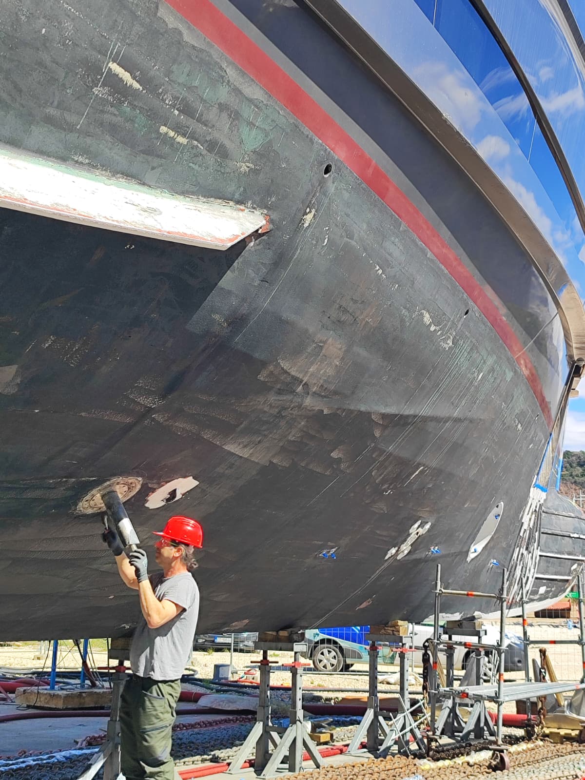 Dry-dock sürecinde yat gövdesinde teknik bakım
